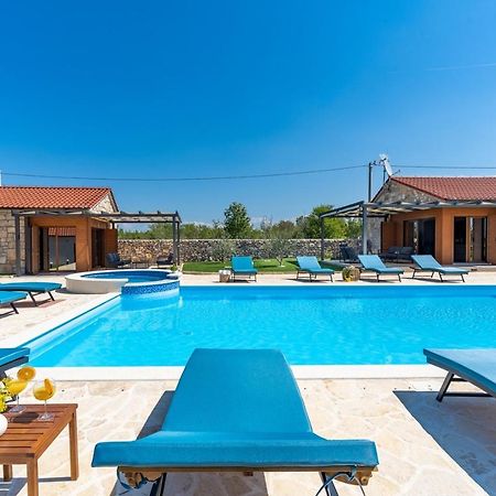 New! Promina Luxury Villa With 72Sqm Heated Pool, Jacuzzi, Infrared Sauna, Tennis Court, Media Room Bogatić Dış mekan fotoğraf