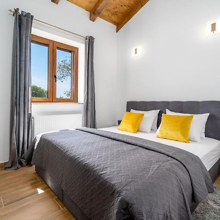 New! Promina Luxury Villa With 72Sqm Heated Pool, Jacuzzi, Infrared Sauna, Tennis Court, Media Room Bogatić Dış mekan fotoğraf