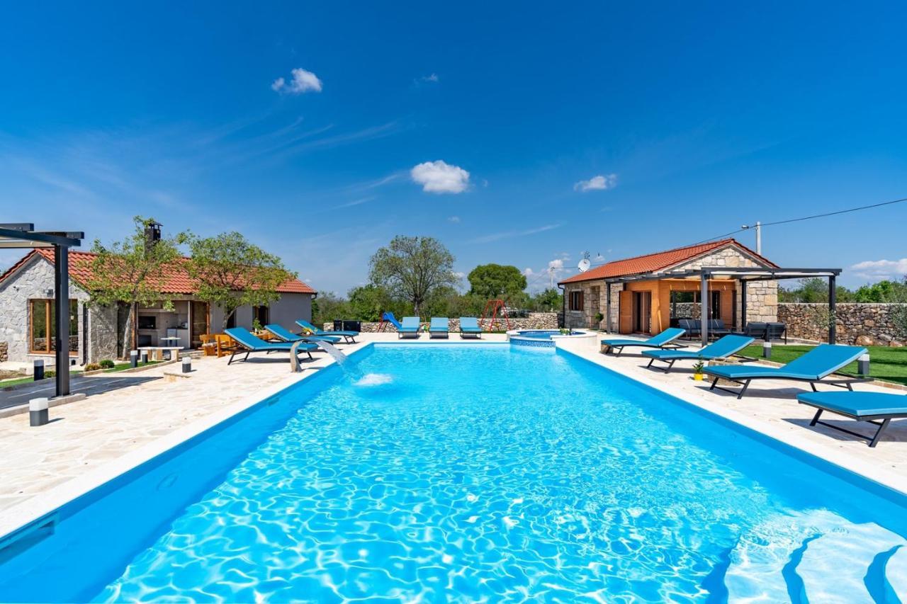 New! Promina Luxury Villa With 72Sqm Heated Pool, Jacuzzi, Infrared Sauna, Tennis Court, Media Room Bogatić Dış mekan fotoğraf