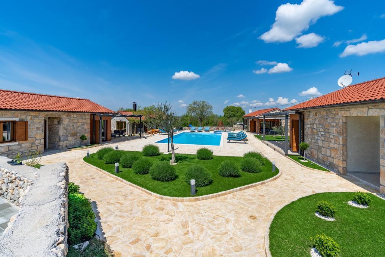 New! Promina Luxury Villa With 72Sqm Heated Pool, Jacuzzi, Infrared Sauna, Tennis Court, Media Room Bogatić Dış mekan fotoğraf
