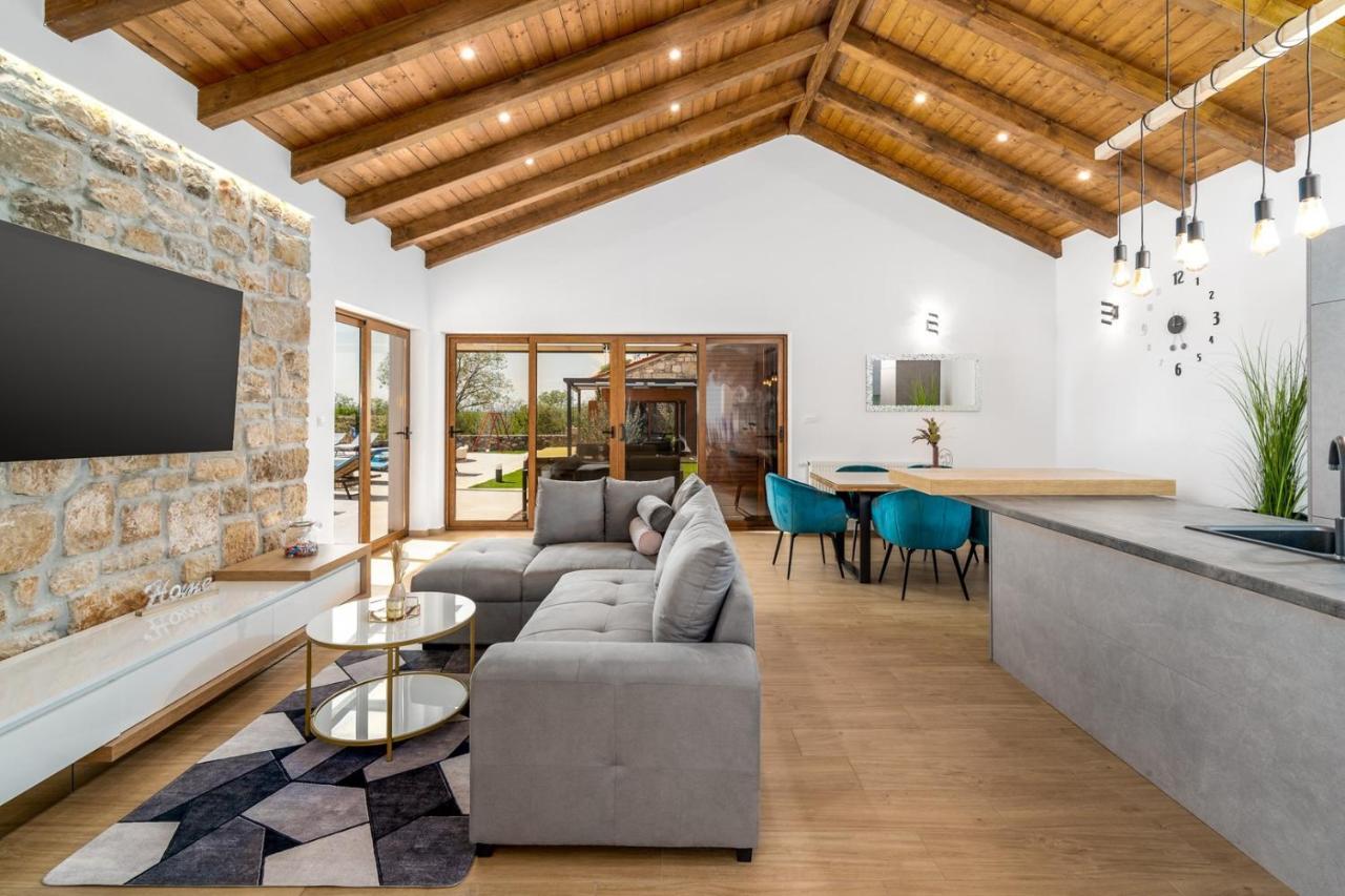 New! Promina Luxury Villa With 72Sqm Heated Pool, Jacuzzi, Infrared Sauna, Tennis Court, Media Room Bogatić Dış mekan fotoğraf