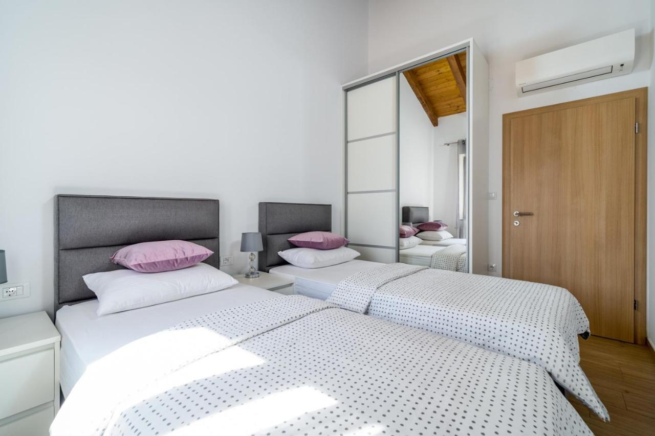 New! Promina Luxury Villa With 72Sqm Heated Pool, Jacuzzi, Infrared Sauna, Tennis Court, Media Room Bogatić Dış mekan fotoğraf