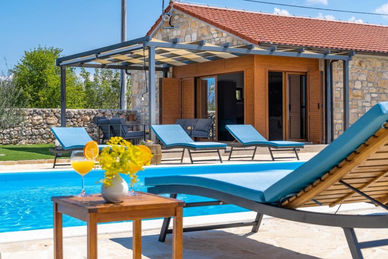 New! Promina Luxury Villa With 72Sqm Heated Pool, Jacuzzi, Infrared Sauna, Tennis Court, Media Room Bogatić Dış mekan fotoğraf