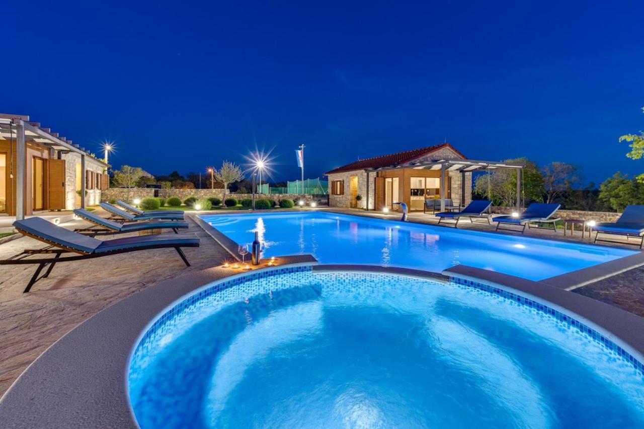 New! Promina Luxury Villa With 72Sqm Heated Pool, Jacuzzi, Infrared Sauna, Tennis Court, Media Room Bogatić Dış mekan fotoğraf