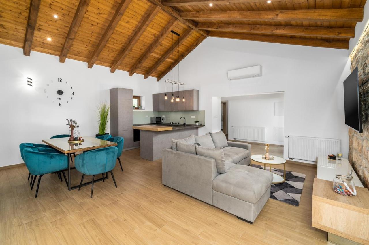 New! Promina Luxury Villa With 72Sqm Heated Pool, Jacuzzi, Infrared Sauna, Tennis Court, Media Room Bogatić Dış mekan fotoğraf