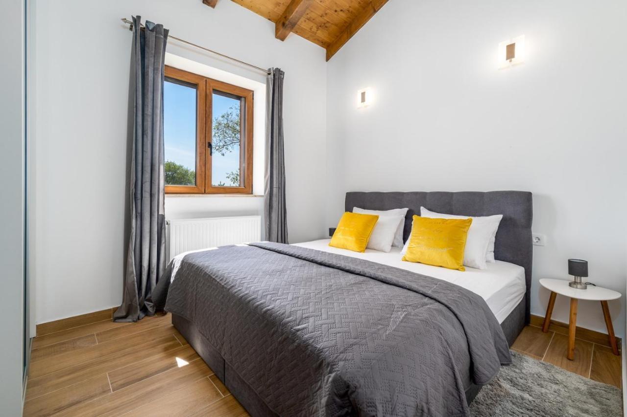 New! Promina Luxury Villa With 72Sqm Heated Pool, Jacuzzi, Infrared Sauna, Tennis Court, Media Room Bogatić Dış mekan fotoğraf