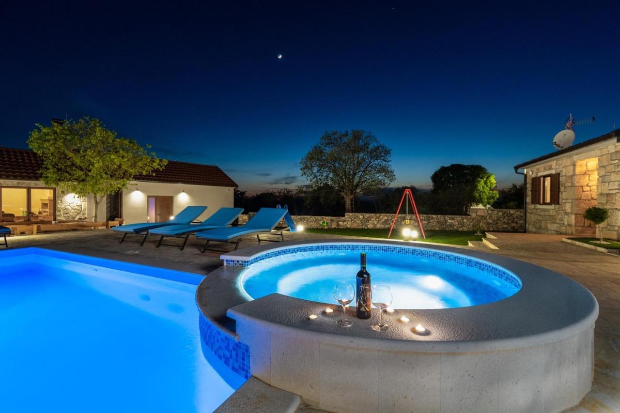 New! Promina Luxury Villa With 72Sqm Heated Pool, Jacuzzi, Infrared Sauna, Tennis Court, Media Room Bogatić Dış mekan fotoğraf