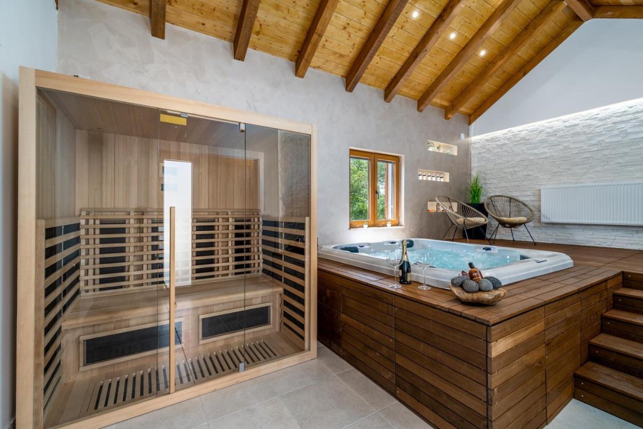 New! Promina Luxury Villa With 72Sqm Heated Pool, Jacuzzi, Infrared Sauna, Tennis Court, Media Room Bogatić Dış mekan fotoğraf